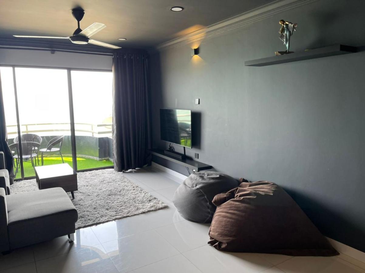 Апартаменты The Arena Tanjung Tuan Порт-Диксон Экстерьер фото
